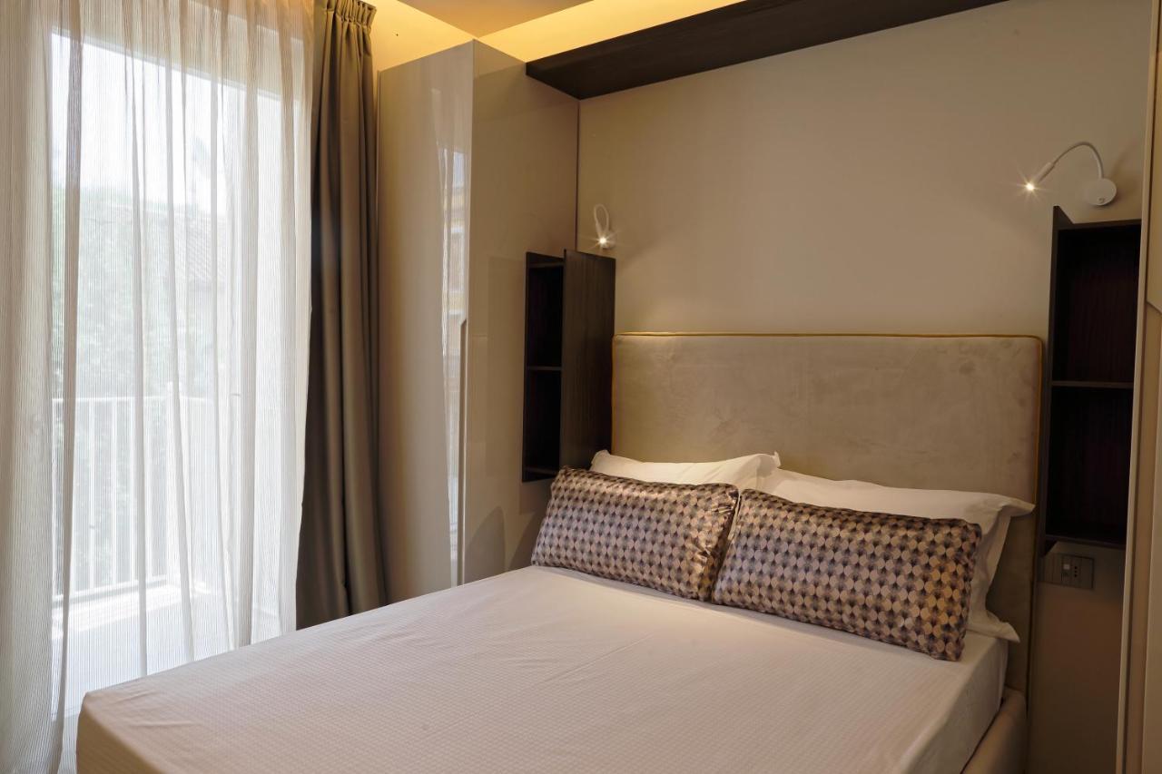 Aparthotel Elegance Riccione Exterior foto