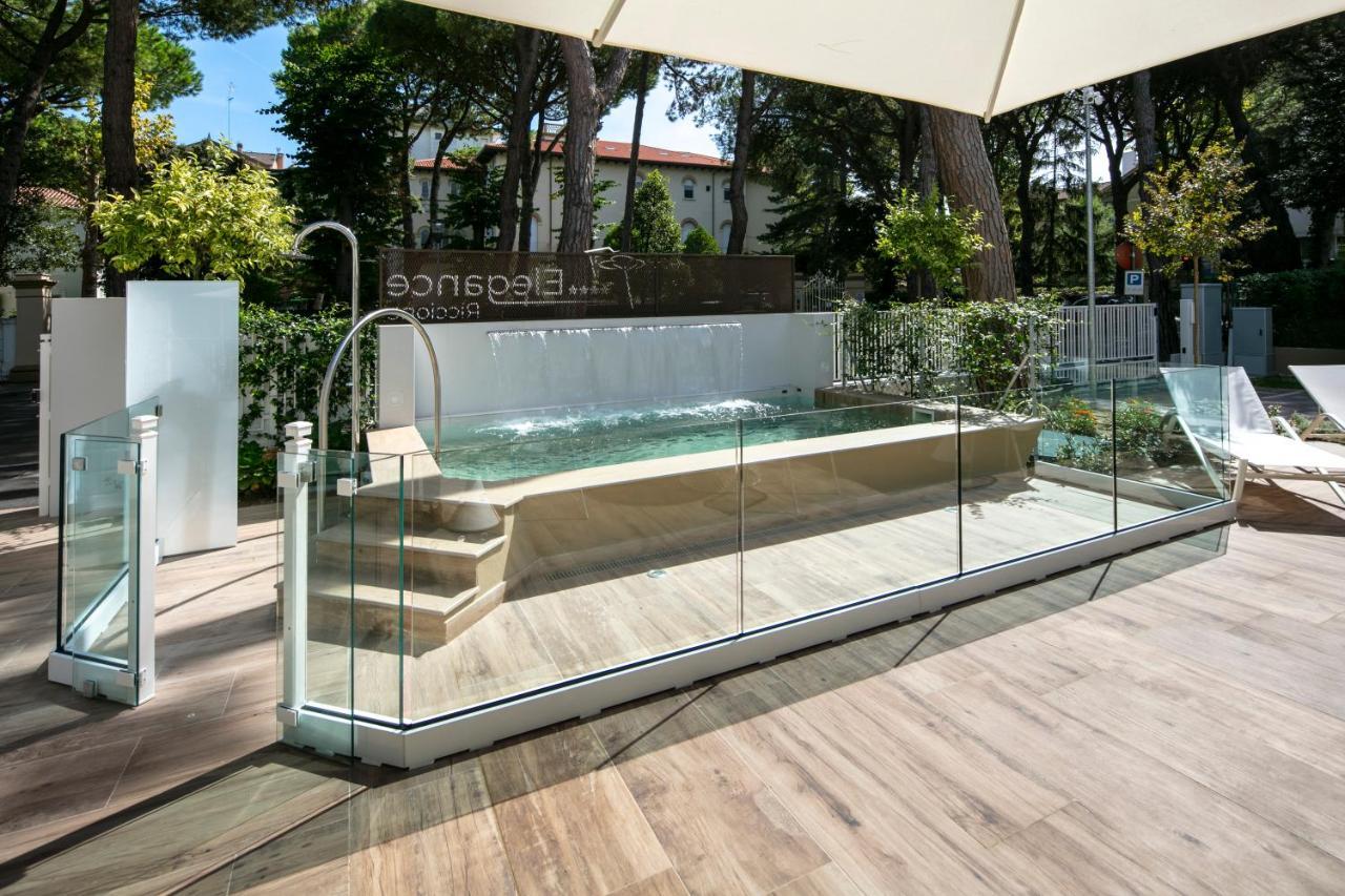 Aparthotel Elegance Riccione Exterior foto