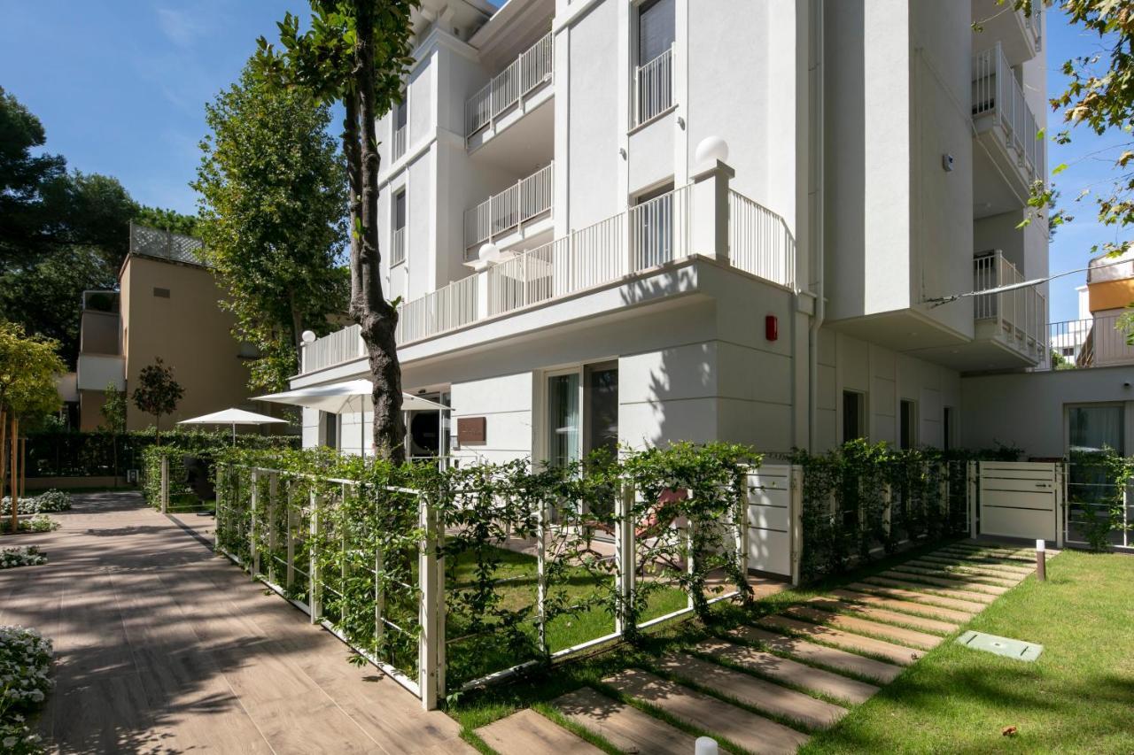 Aparthotel Elegance Riccione Exterior foto