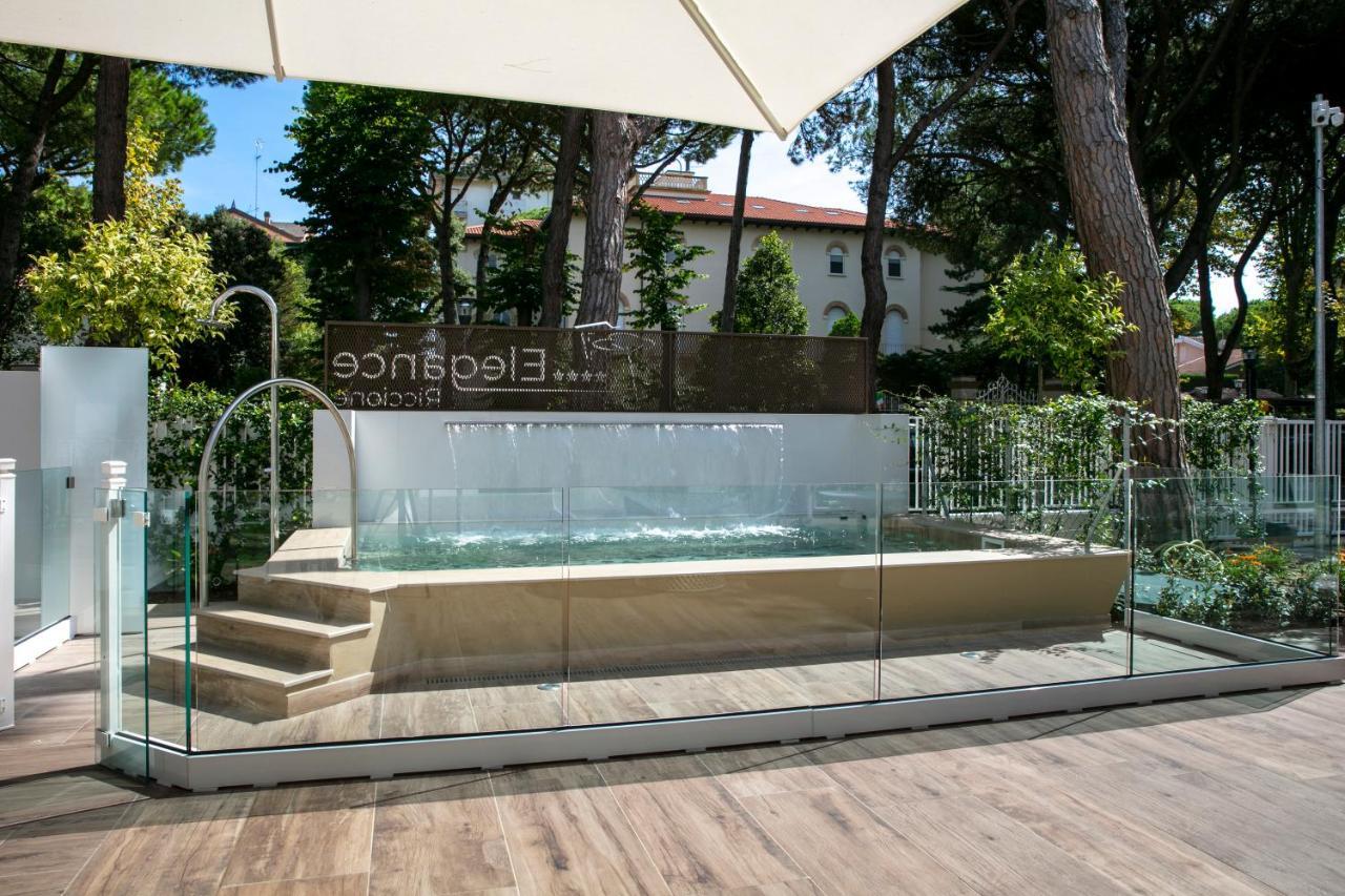 Aparthotel Elegance Riccione Exterior foto